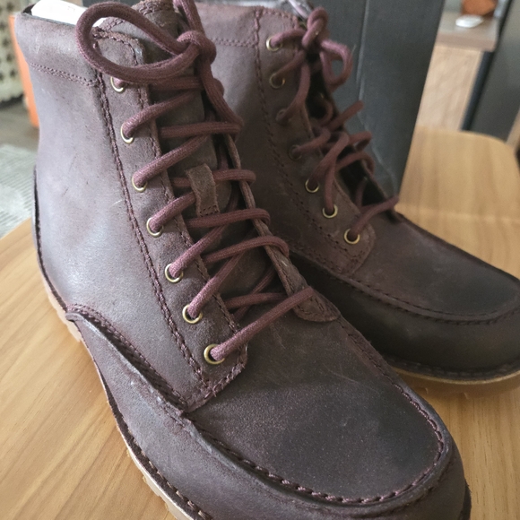 UGG Fallbrook Hiking Boots Casual Cordovan Dark Brown Leather Men's Size 8.5 - Picture 2 of 13